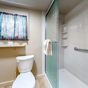 Holiday One-Bedroom Home